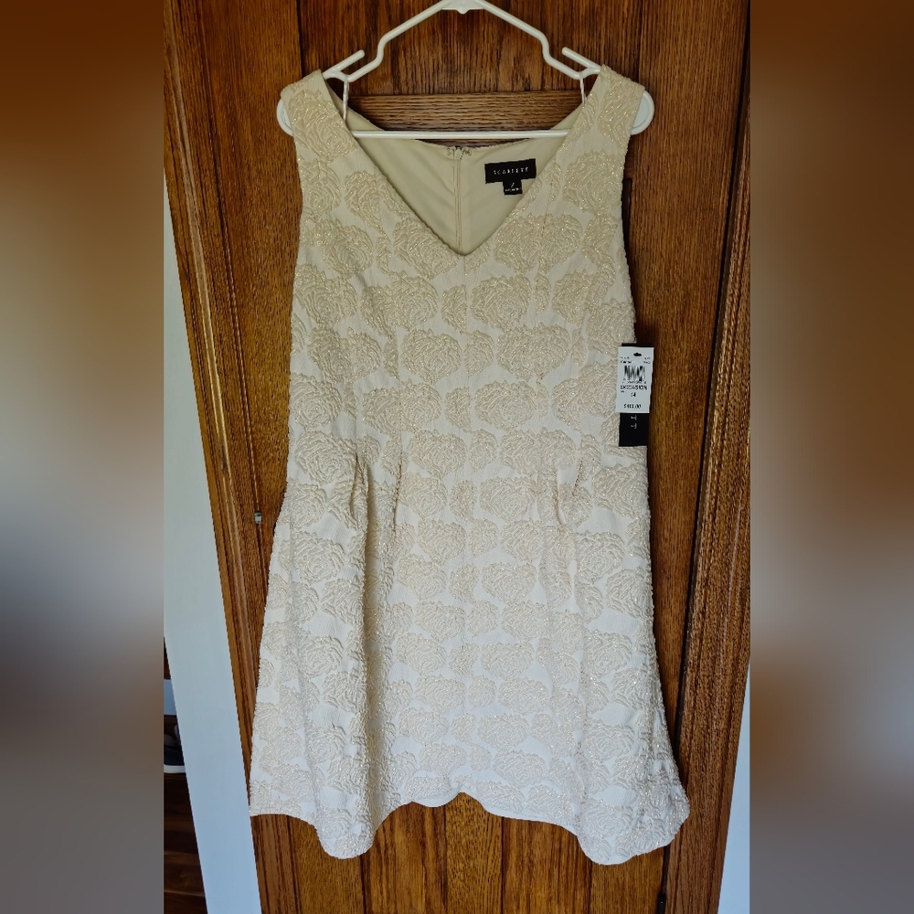 NWT Scarlett Ivory Sparkling Gold Floral Sleeveless Knee Length Dress Size 14